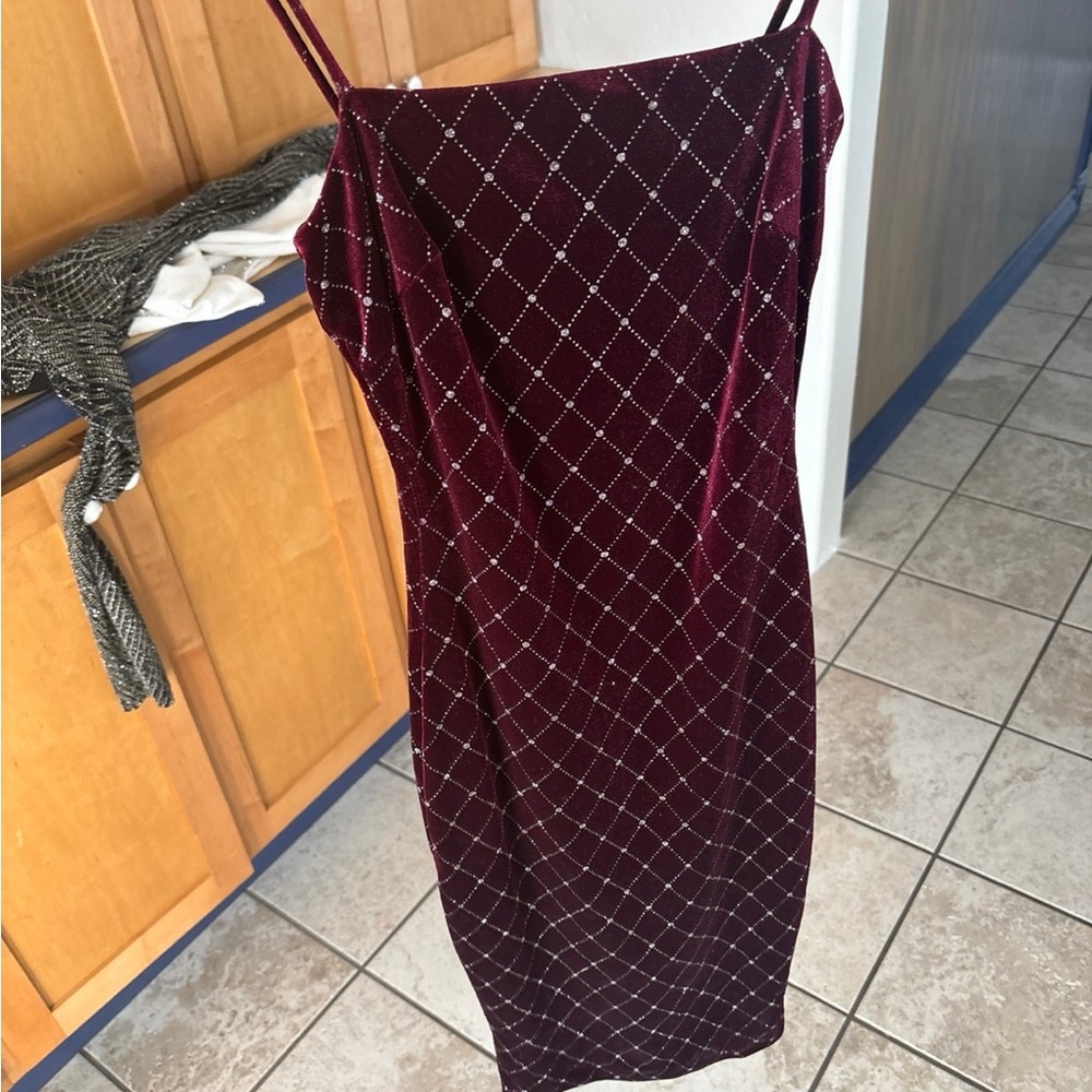 Fashion nova velvet dress - Picture 8 of 11